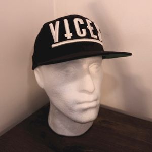 CIVIL Snapback VICES black white